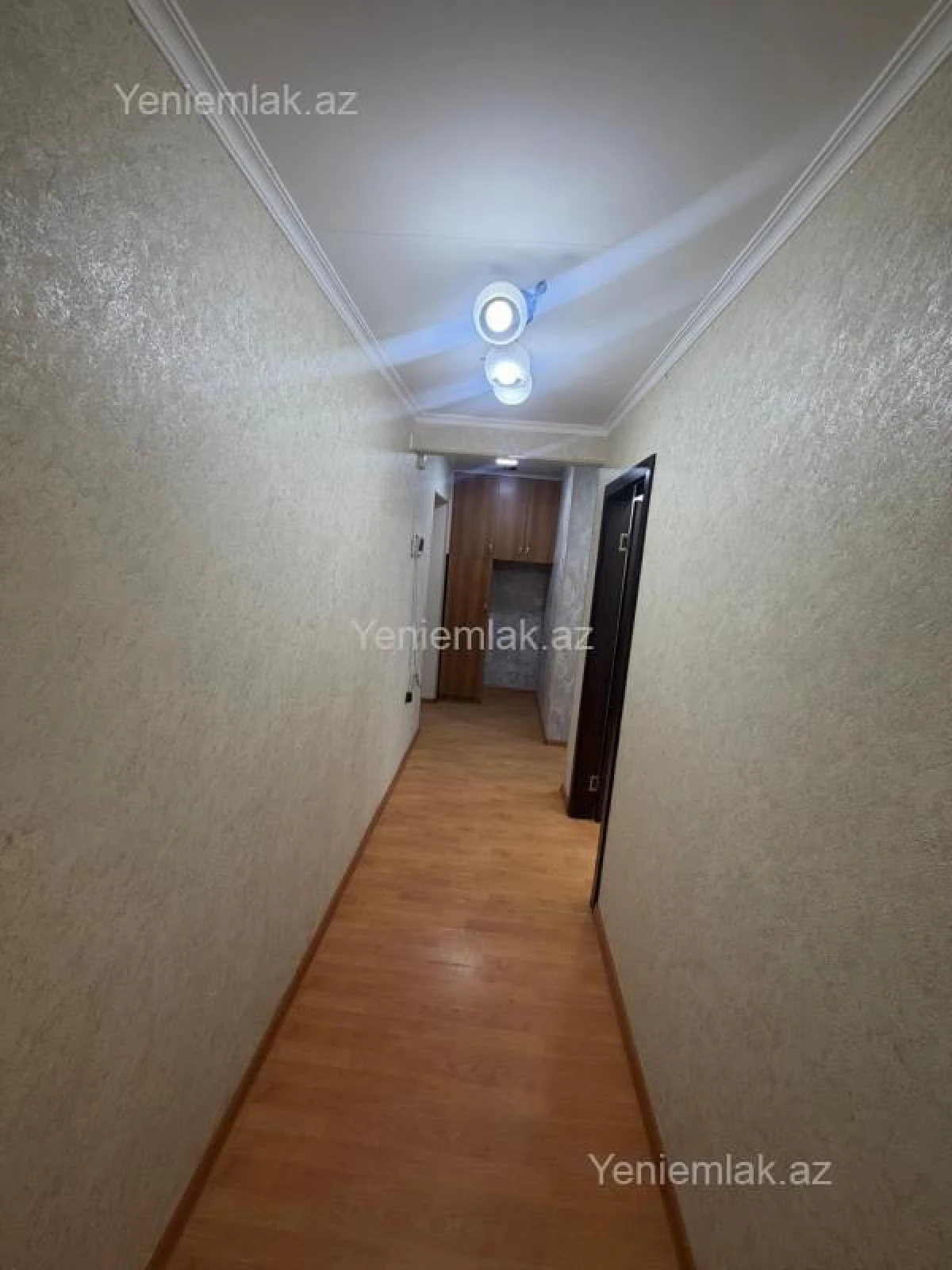 Satılır 2 otaqlı köhnə tikili 60 m²