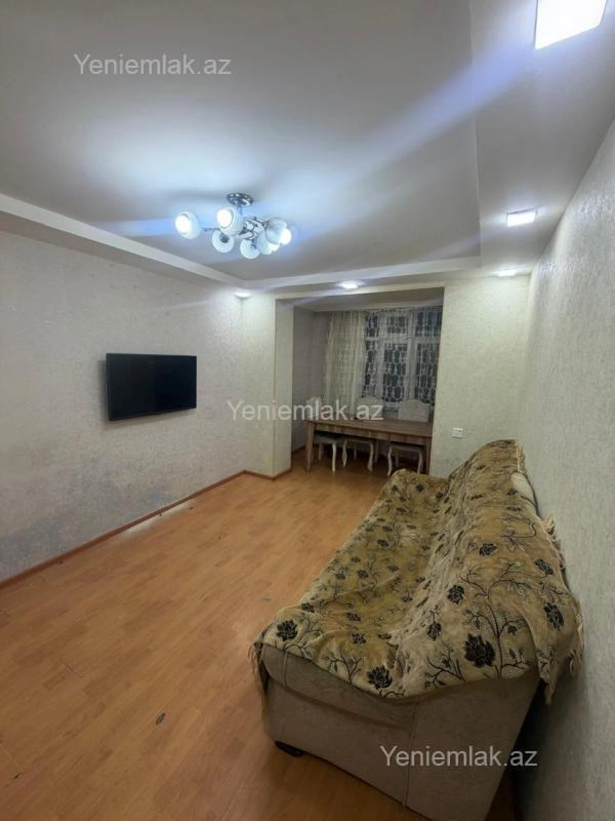 Satılır 2 otaqlı köhnə tikili 60 m²