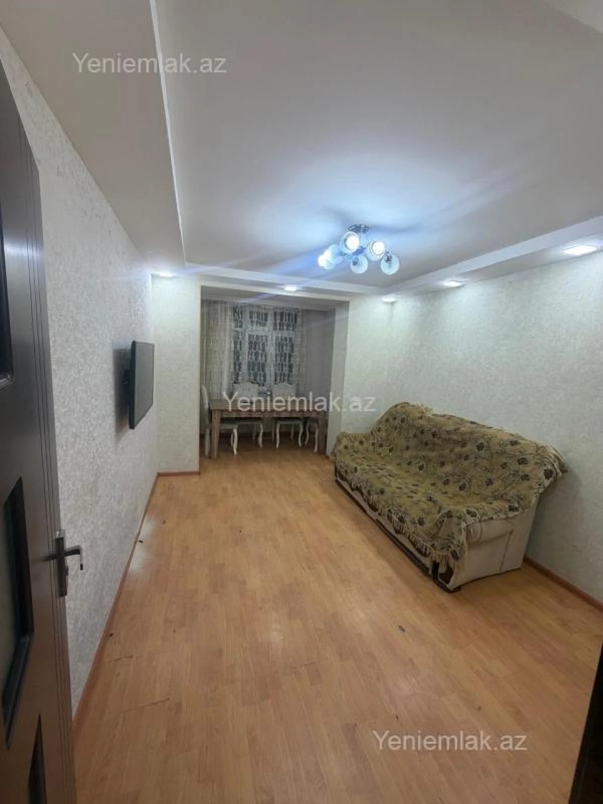 Satılır 2 otaqlı köhnə tikili 60 m²
