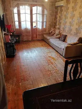 Satılır 2 otaqlı köhnə tikili 50 m² — Sumqayıt, 4-cü mikrorayon 2 otaq 50.00 m²