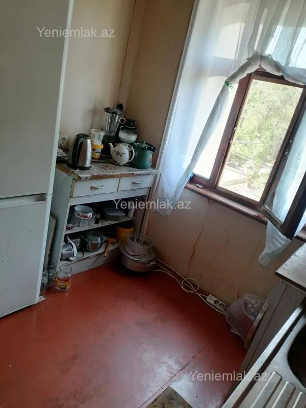 Satılır 2 otaqlı köhnə tikili 50 m²