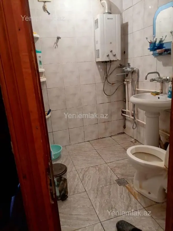 Satılır 2 otaqlı köhnə tikili 50 m²