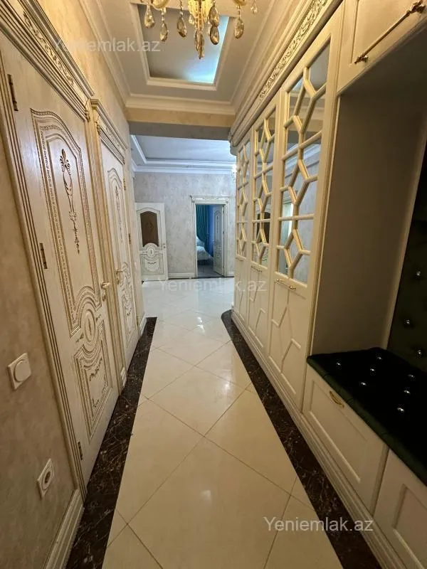 Satılır 4 otaqlı yeni tikili 150 m²