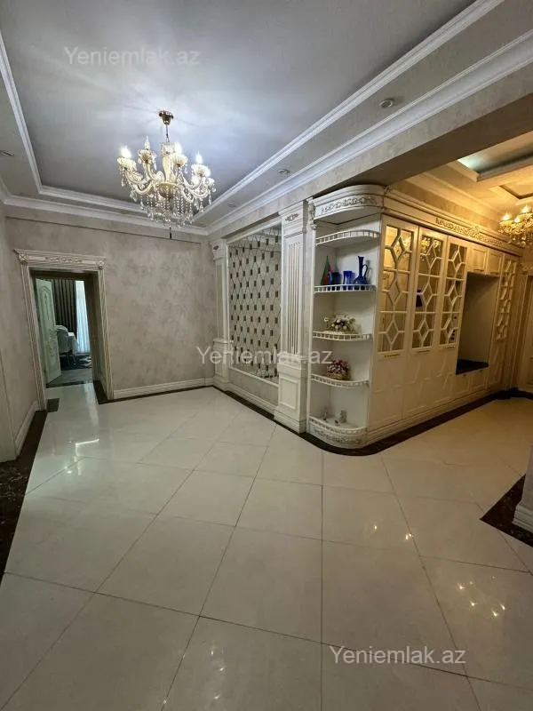 Satılır 4 otaqlı yeni tikili 150 m²