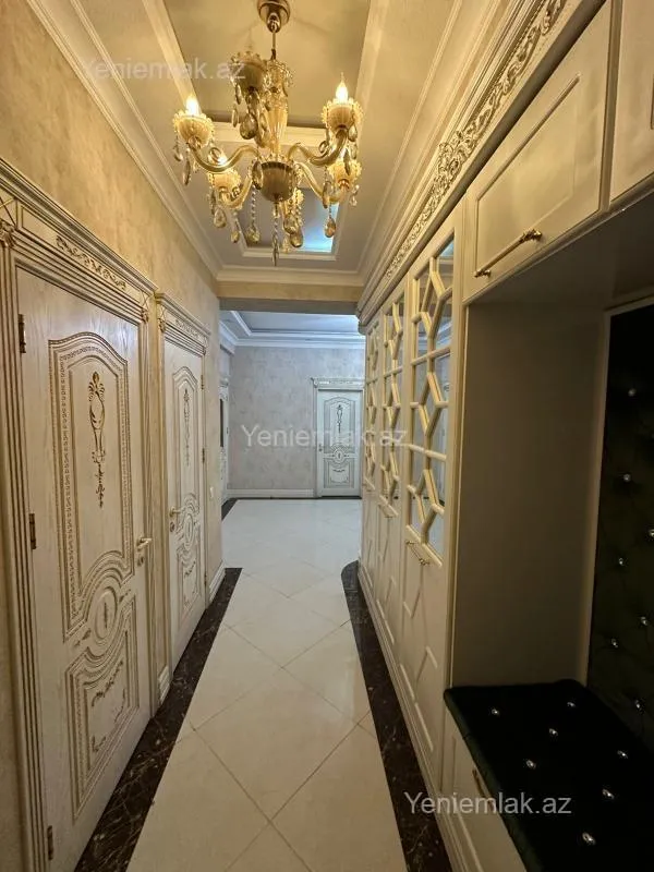 Satılır 4 otaqlı yeni tikili 150 m²