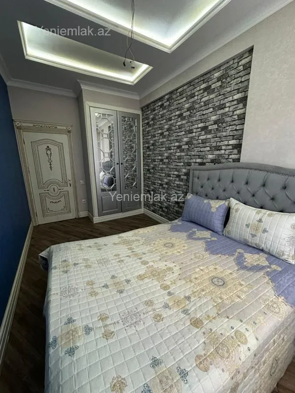 Satılır 4 otaqlı yeni tikili 150 m²