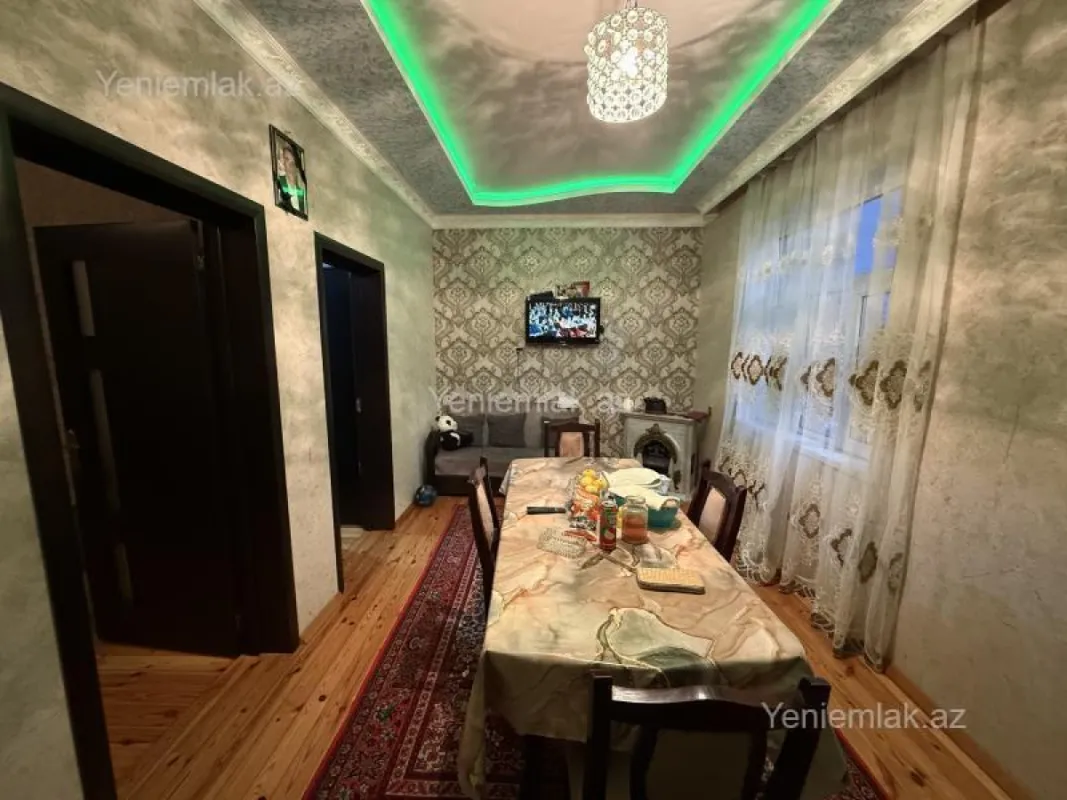 Satılır 2 otaqlı həyət evi 75 m²