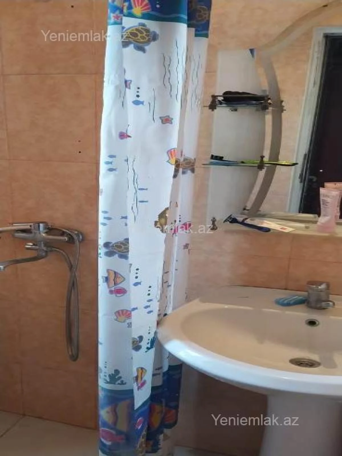 Satılır 1 otaqlı köhnə tikili 25 m²