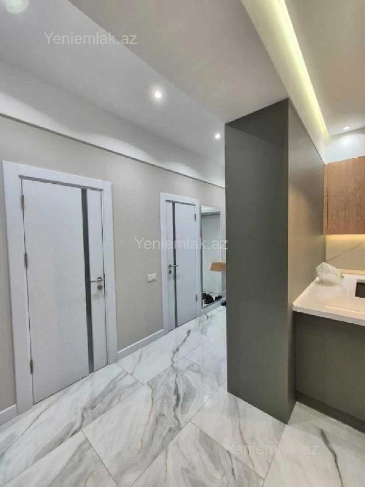 Satılır 3 otaqlı yeni tikili 85 m²