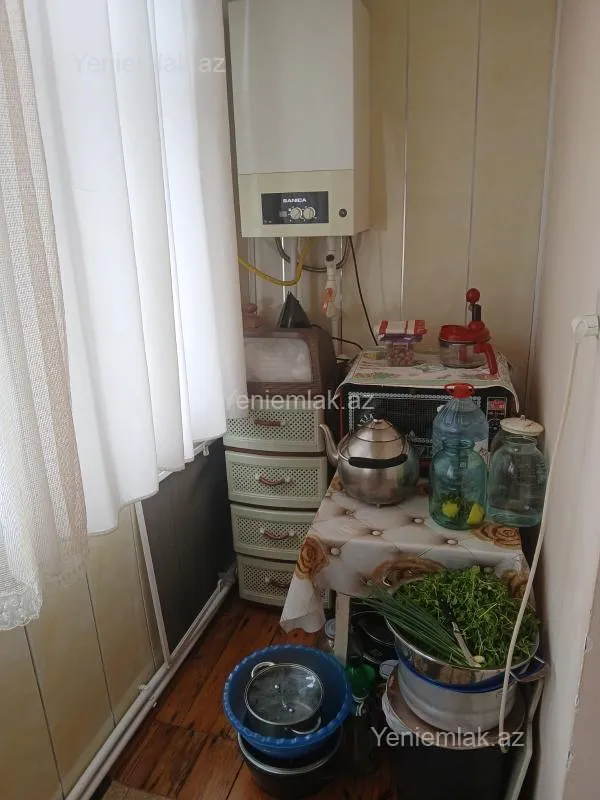 Satılır 3 otaqlı köhnə tikili 75 m²