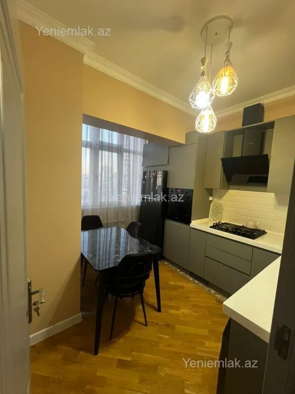 Satılır 2 otaqlı köhnə tikili 50 m²