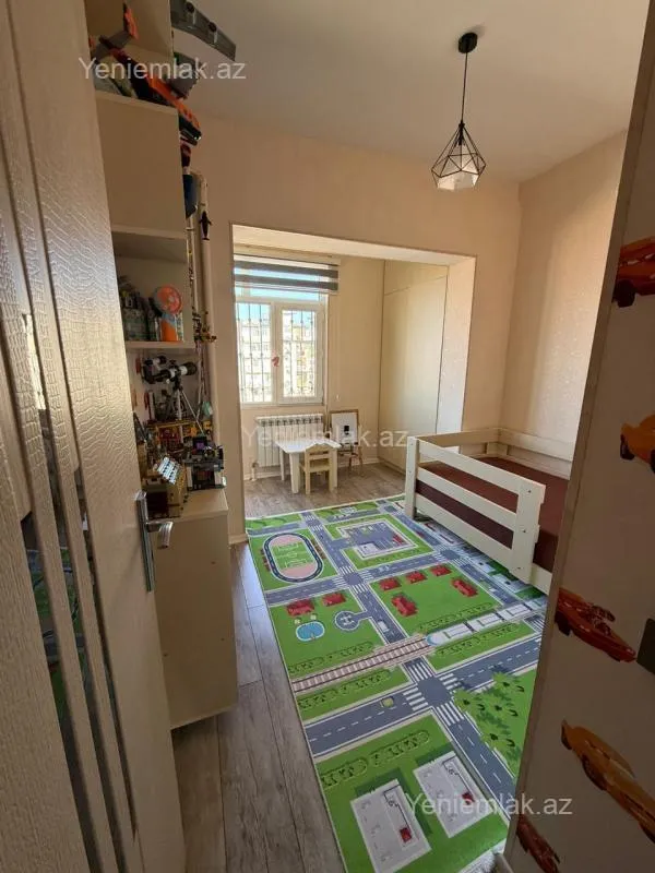 Satılır 3 otaqlı köhnə tikili 70 m²