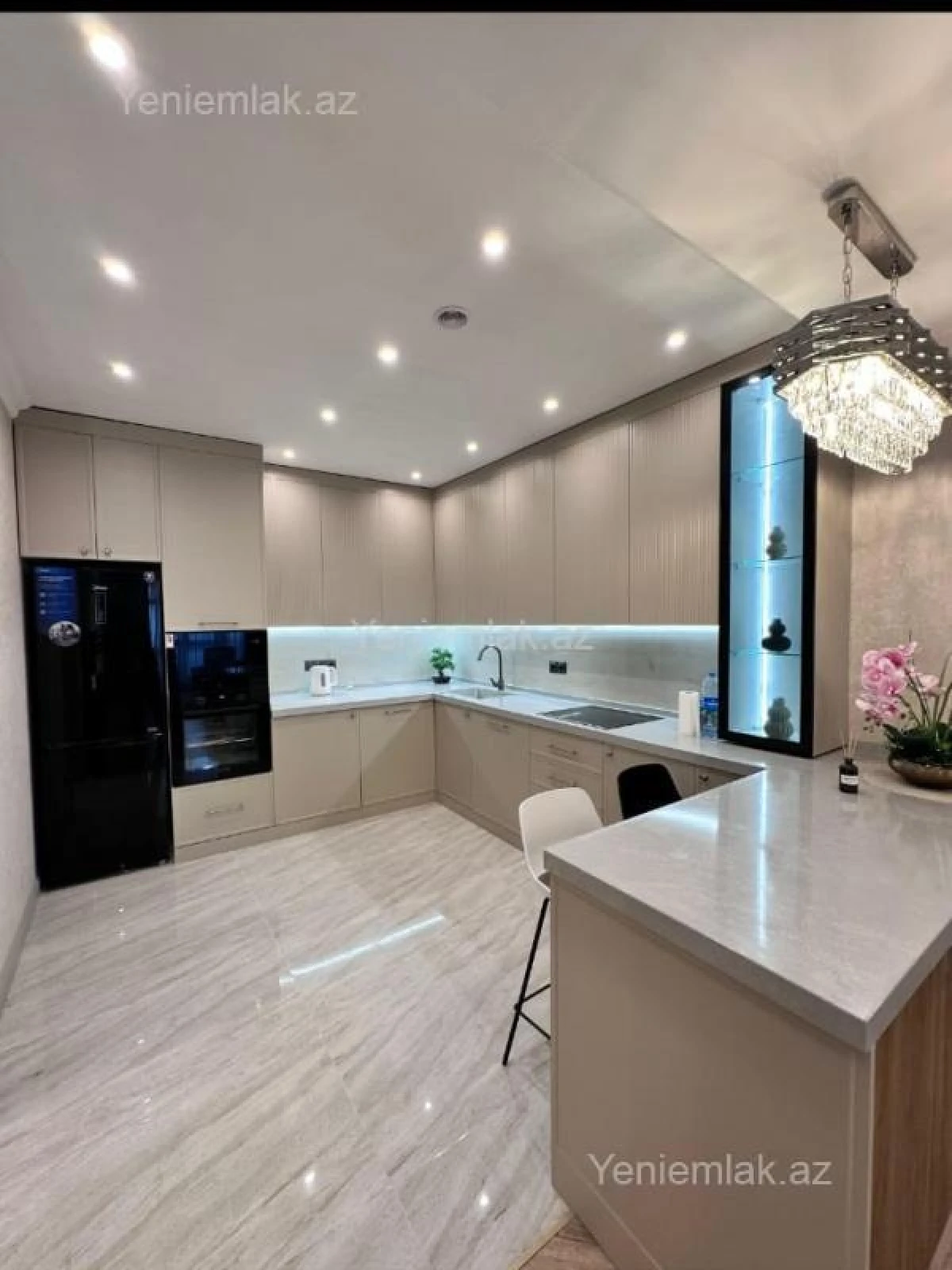 Satılır 3 otaqlı yeni tikili 110 m²