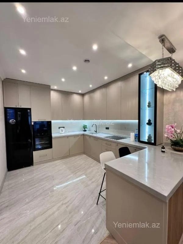 Satılır 3 otaqlı yeni tikili 110 m²