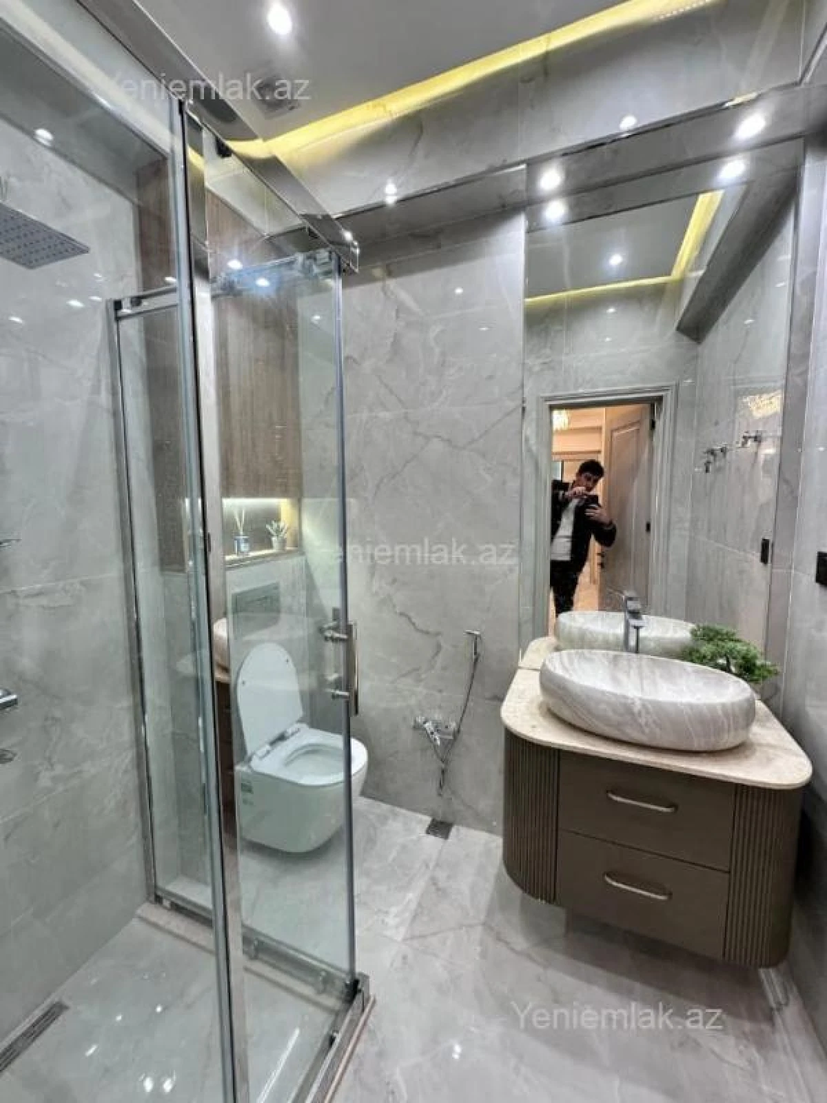 Satılır 3 otaqlı yeni tikili 110 m²