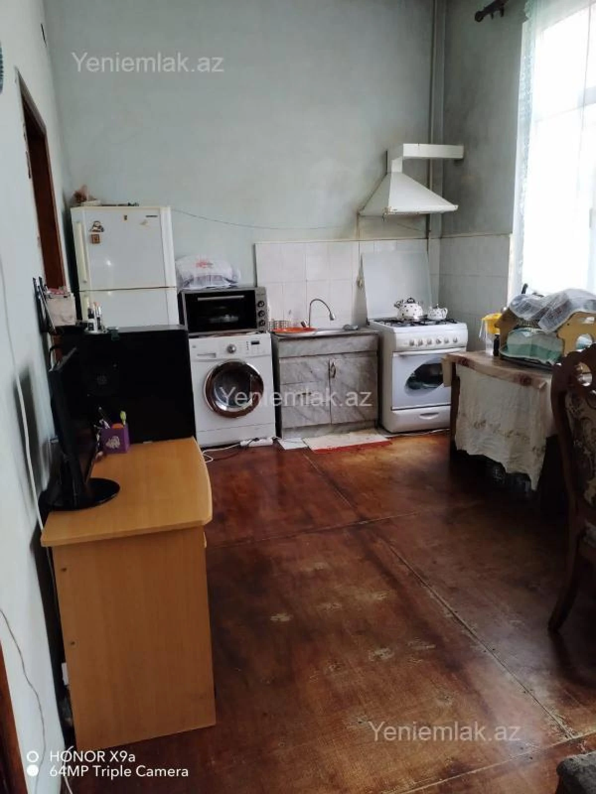 Satılır 2 otaqlı köhnə tikili 75 m²