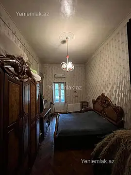 Satılır 2 otaqlı köhnə tikili 75 m²