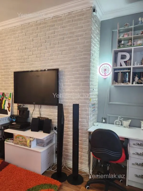 Satılır 3 otaqlı yeni tikili 90 m²