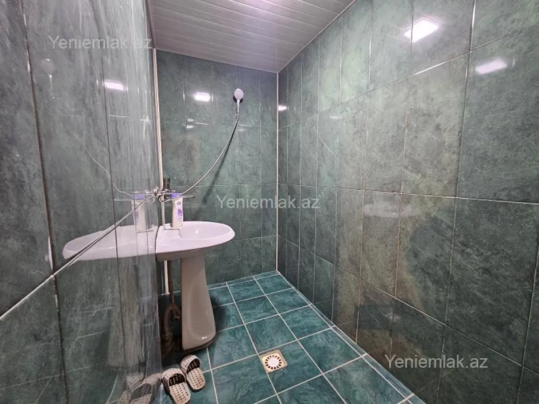 Satılır 2 otaqlı köhnə tikili 70 m²