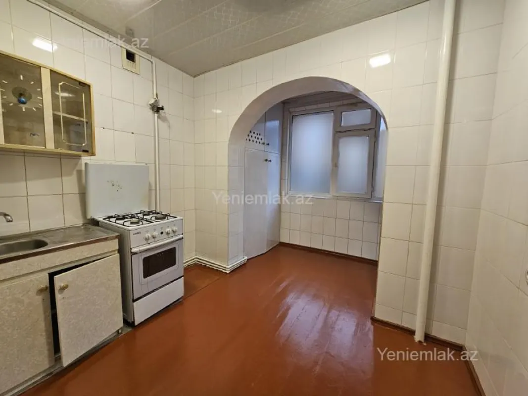 Satılır 2 otaqlı köhnə tikili 70 m²