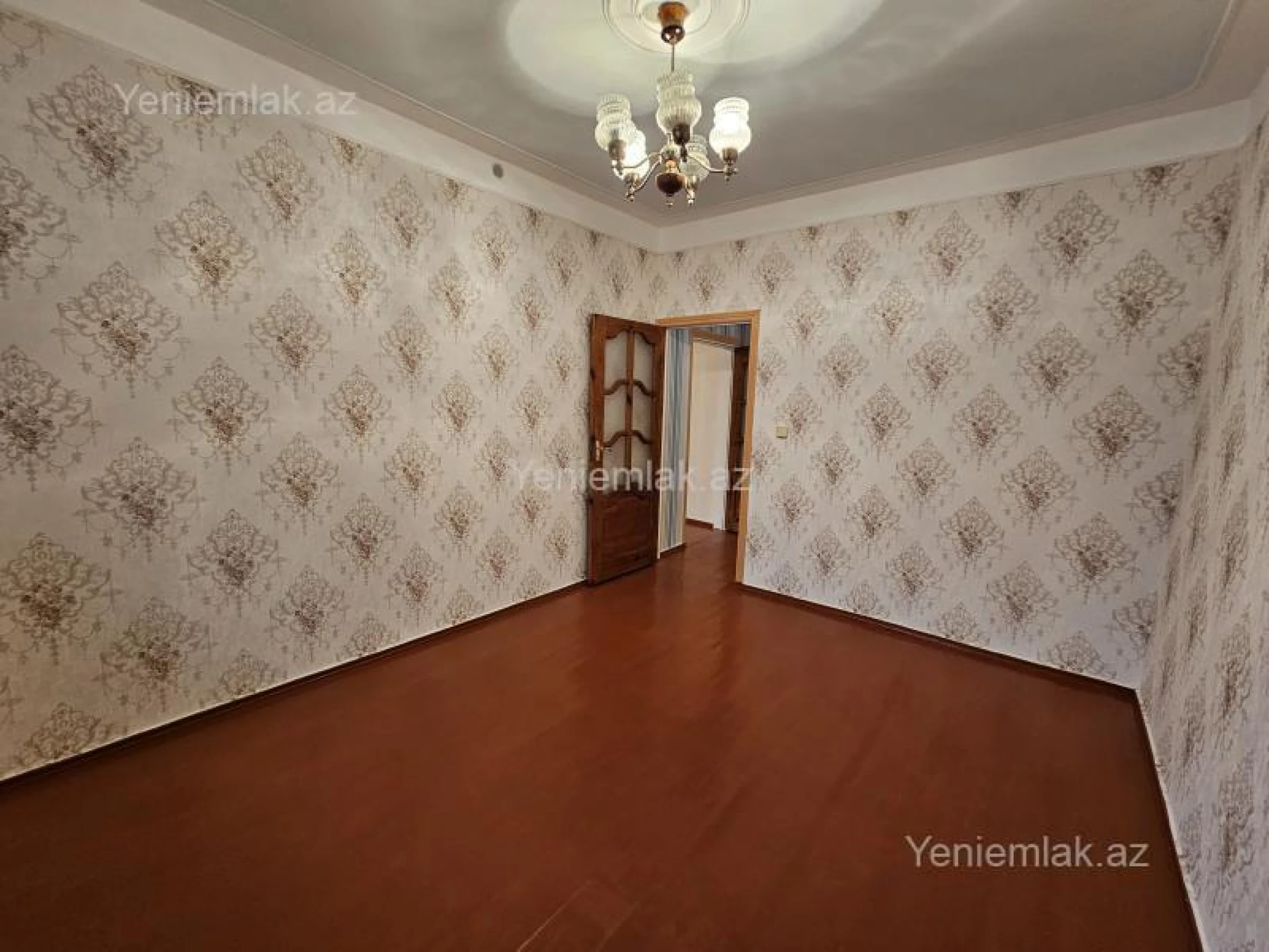 Satılır 2 otaqlı köhnə tikili 70 m²