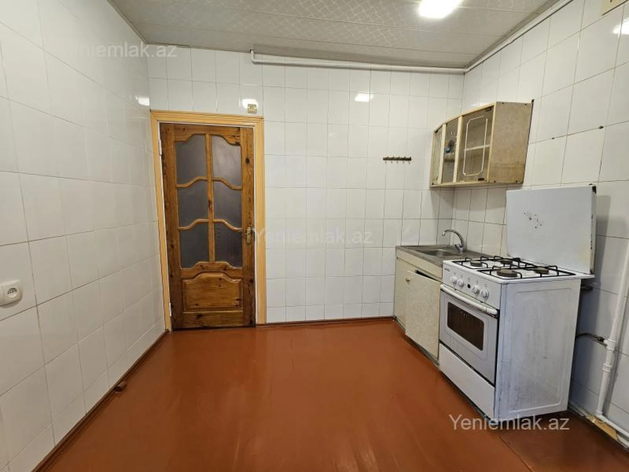 Satılır 2 otaqlı köhnə tikili 70 m²