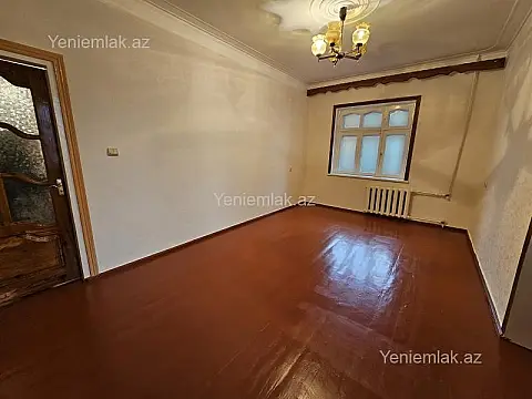 Satılır 2 otaqlı köhnə tikili 70 m²