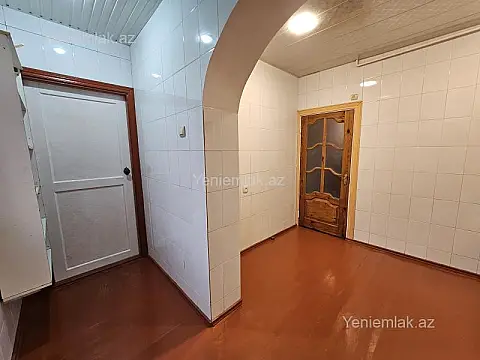 Satılır 2 otaqlı köhnə tikili 70 m²
