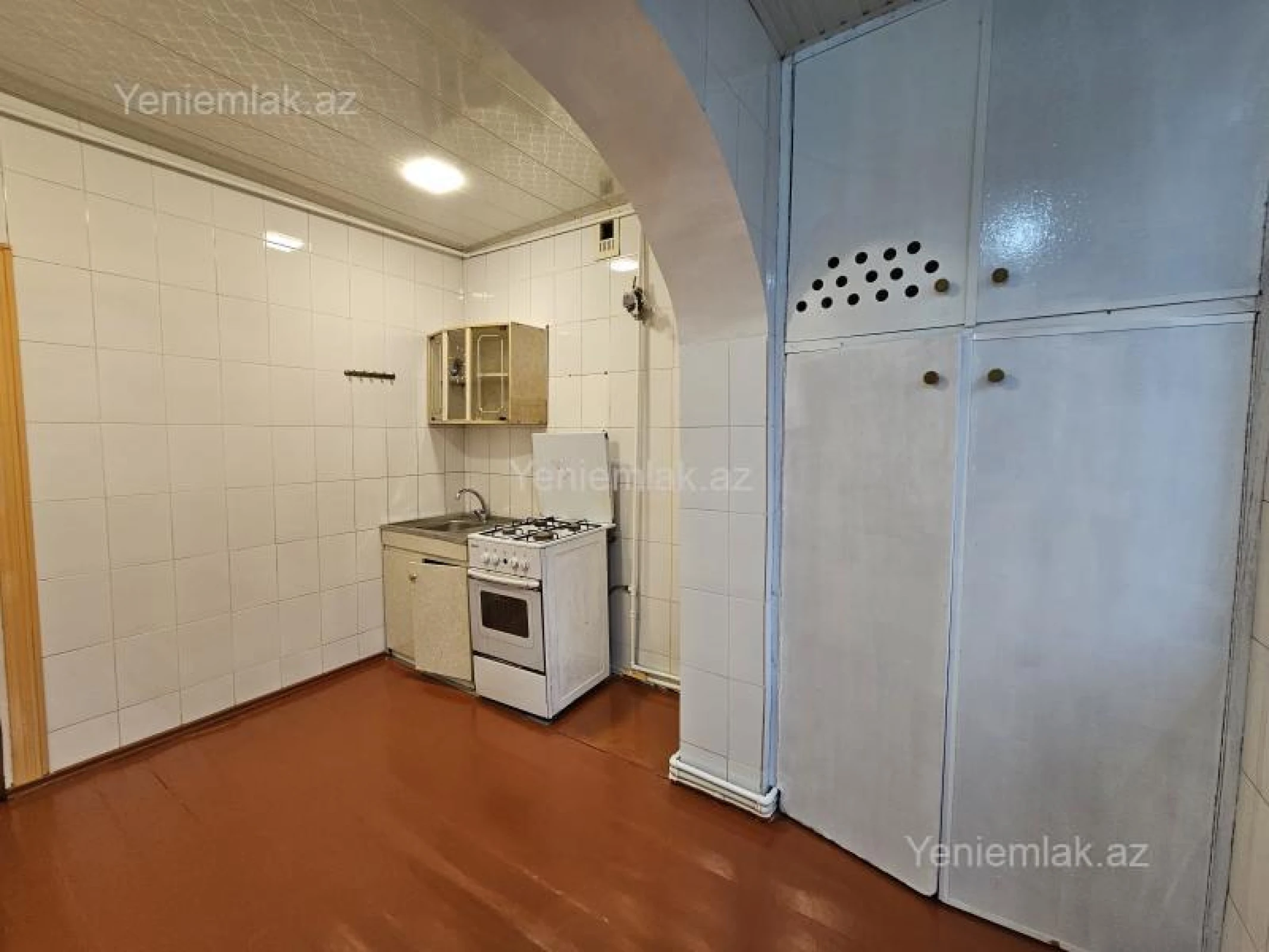 Satılır 2 otaqlı köhnə tikili 70 m²