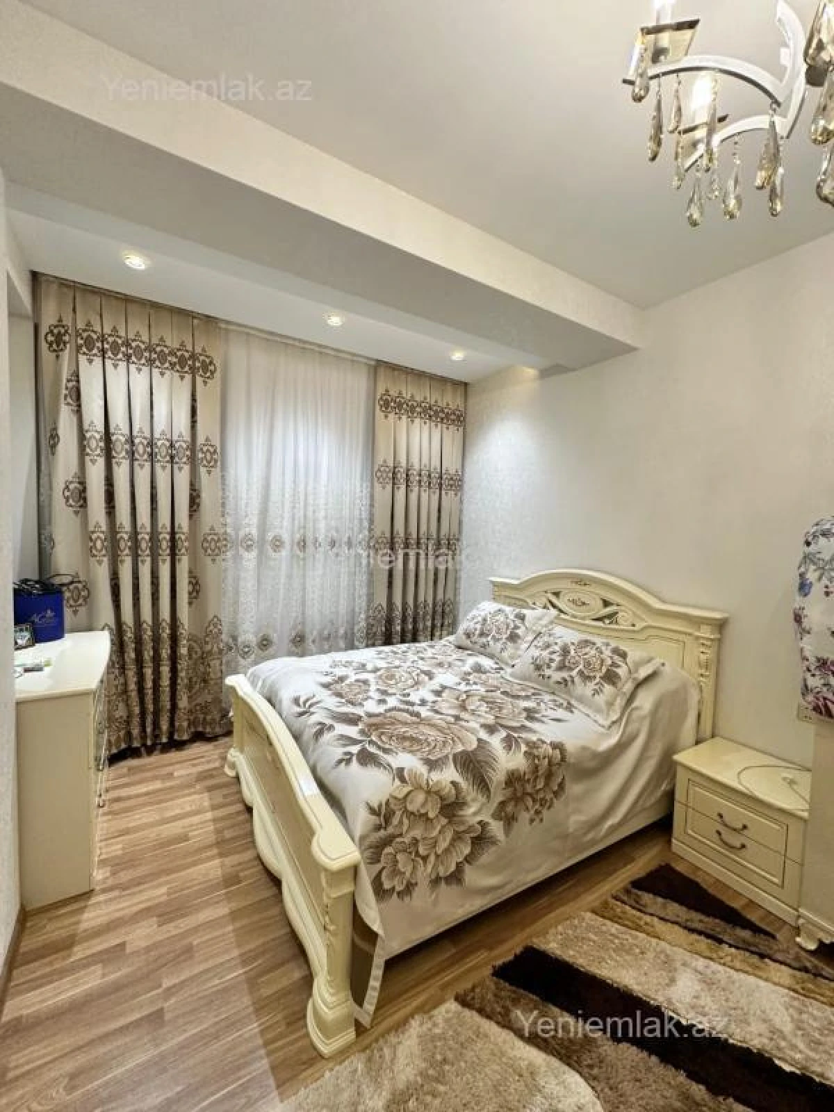 Satılır 3 otaqlı yeni tikili 137 m²