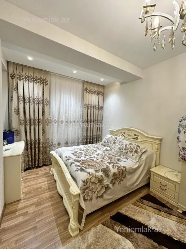 Satılır 3 otaqlı yeni tikili 137 m²