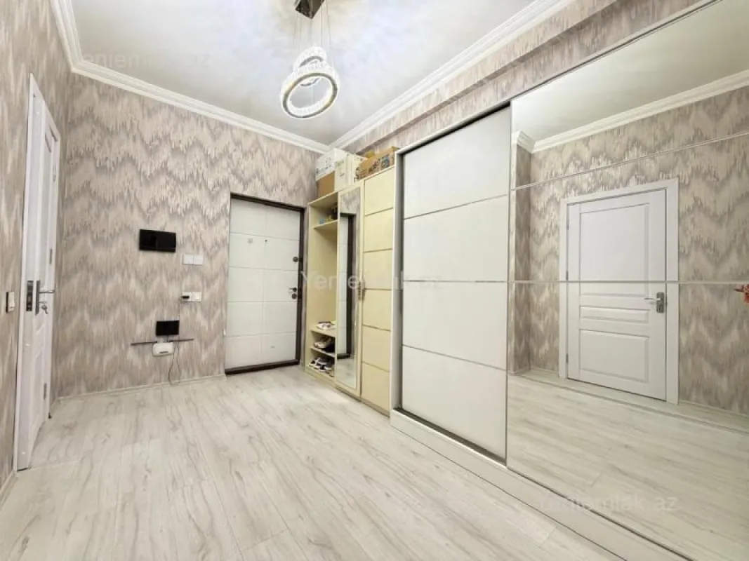 Satılır 2 otaqlı yeni tikili 72 m²