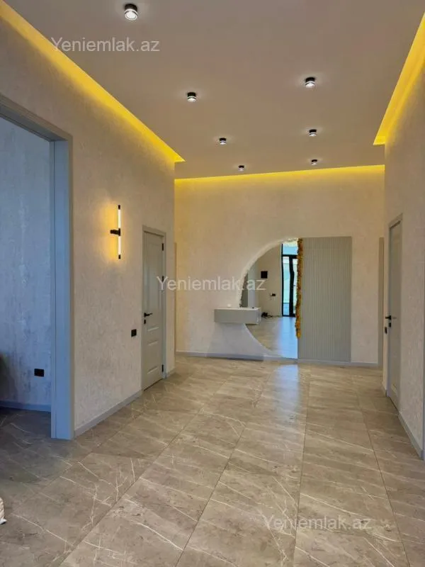 Satılır 5 otaqlı həyət evi 230 m²