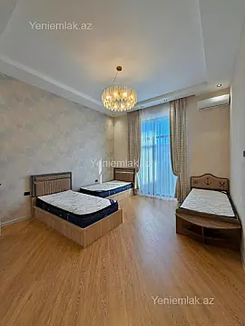Satılır 5 otaqlı həyət evi 230 m²