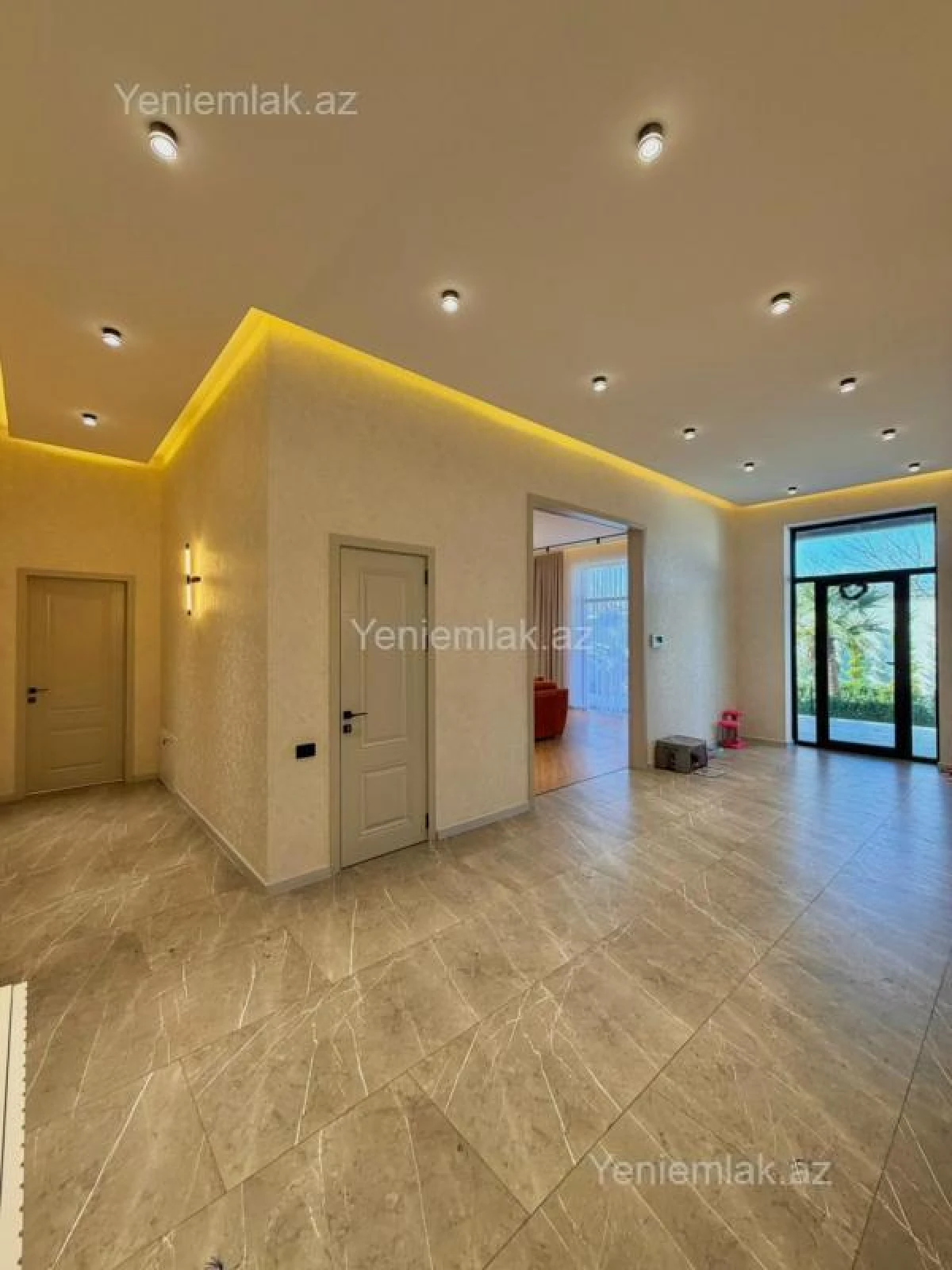 Satılır 5 otaqlı həyət evi 230 m²