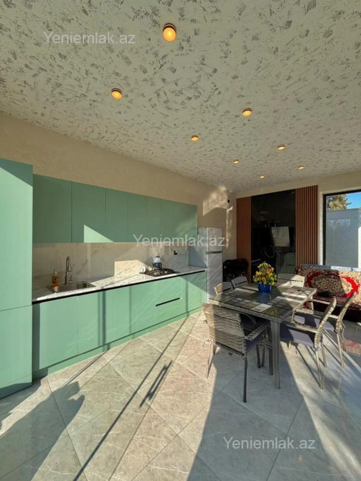 Satılır 5 otaqlı həyət evi 230 m²