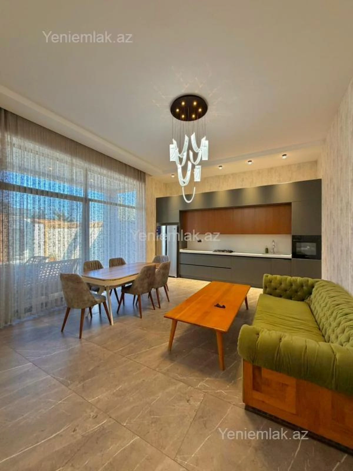 Satılır 5 otaqlı həyət evi 230 m²