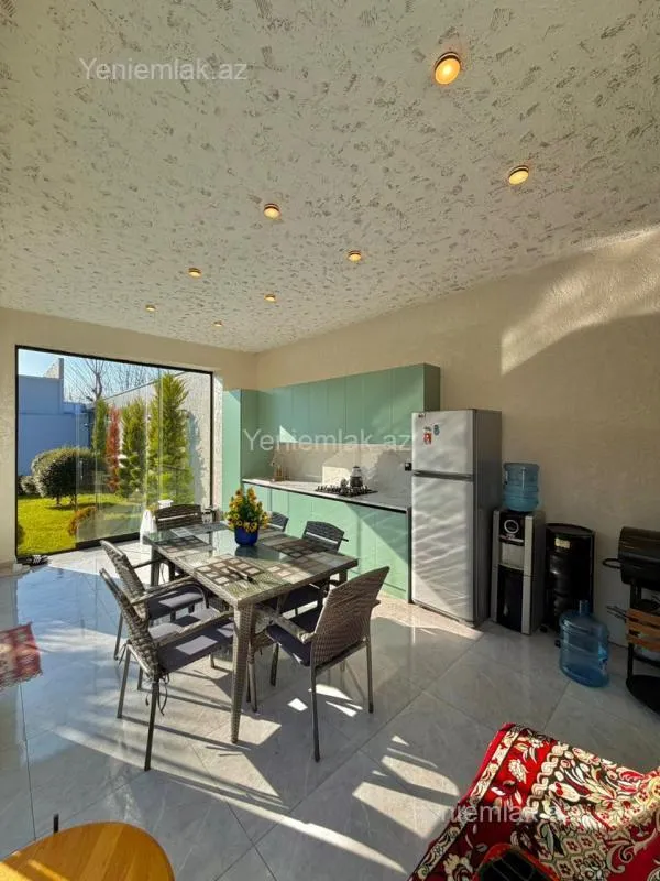 Satılır 5 otaqlı həyət evi 230 m²