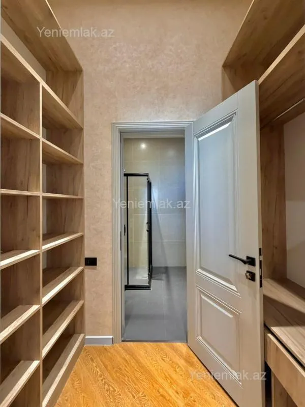 Satılır 5 otaqlı həyət evi 230 m²