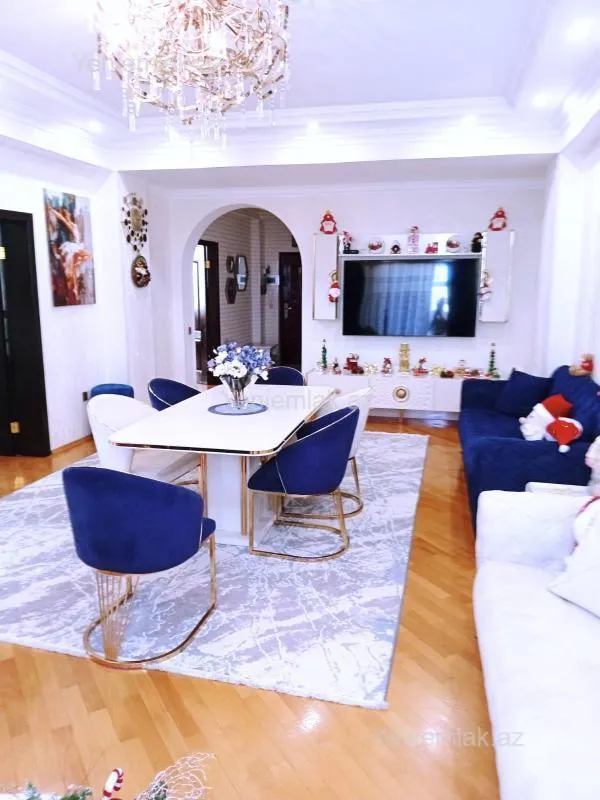 Satılır 3 otaqlı yeni tikili 125 m²