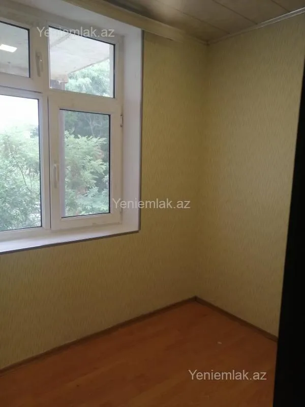 Satılır 1 otaqlı köhnə tikili 35 m²