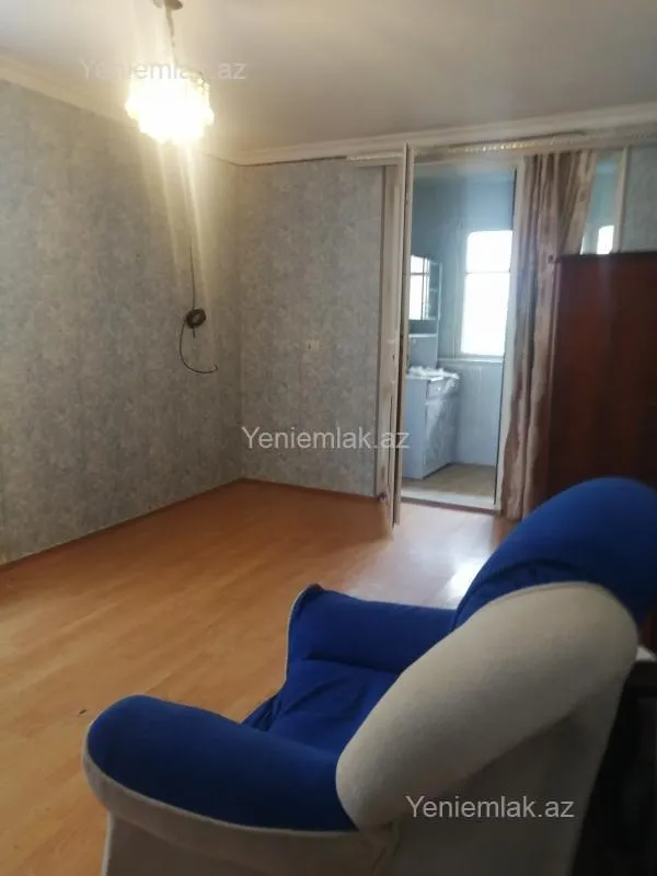 Satılır 1 otaqlı köhnə tikili 35 m²