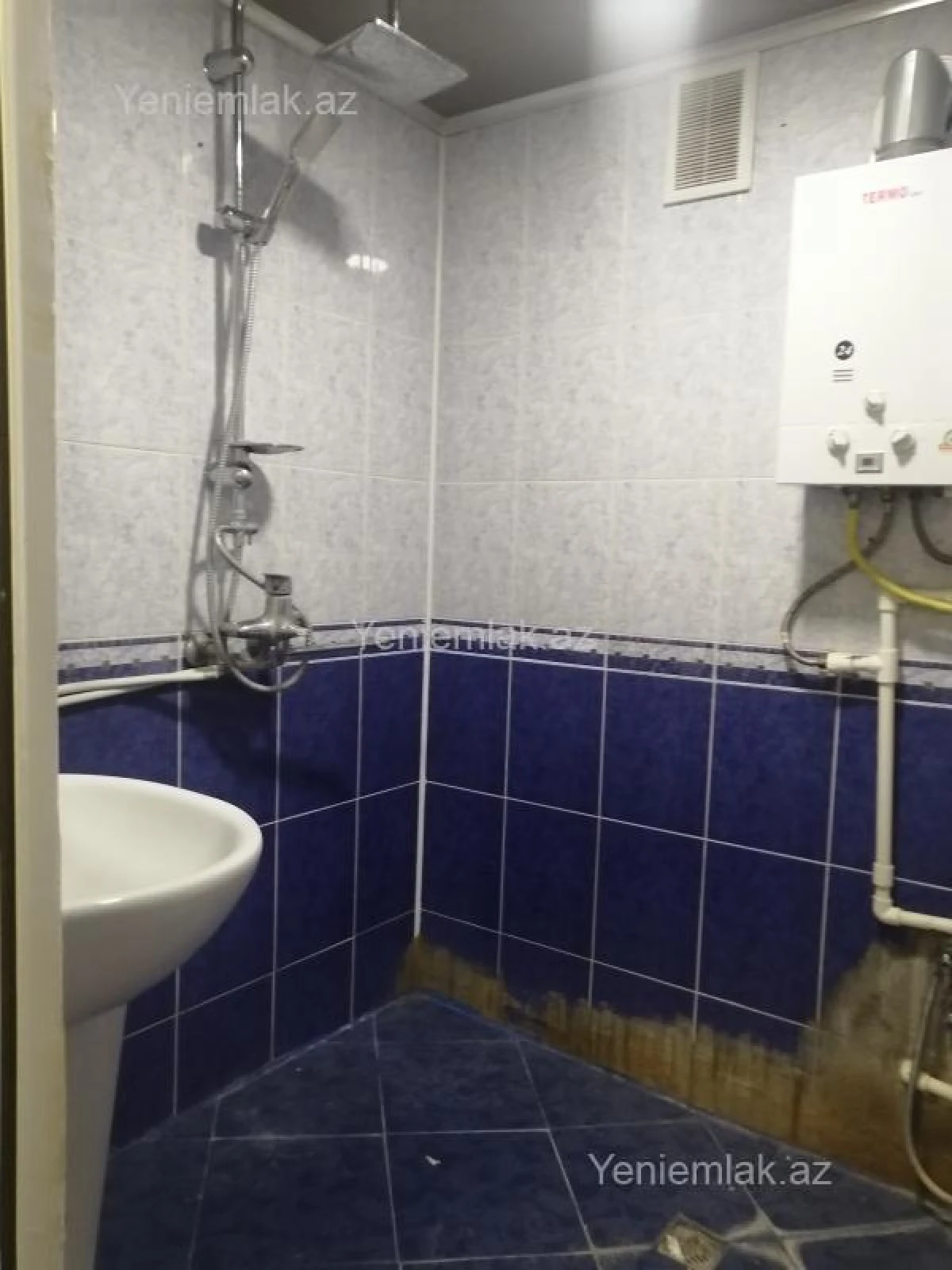 Satılır 1 otaqlı köhnə tikili 35 m²