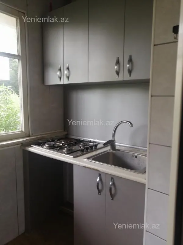 Satılır 1 otaqlı köhnə tikili 35 m²