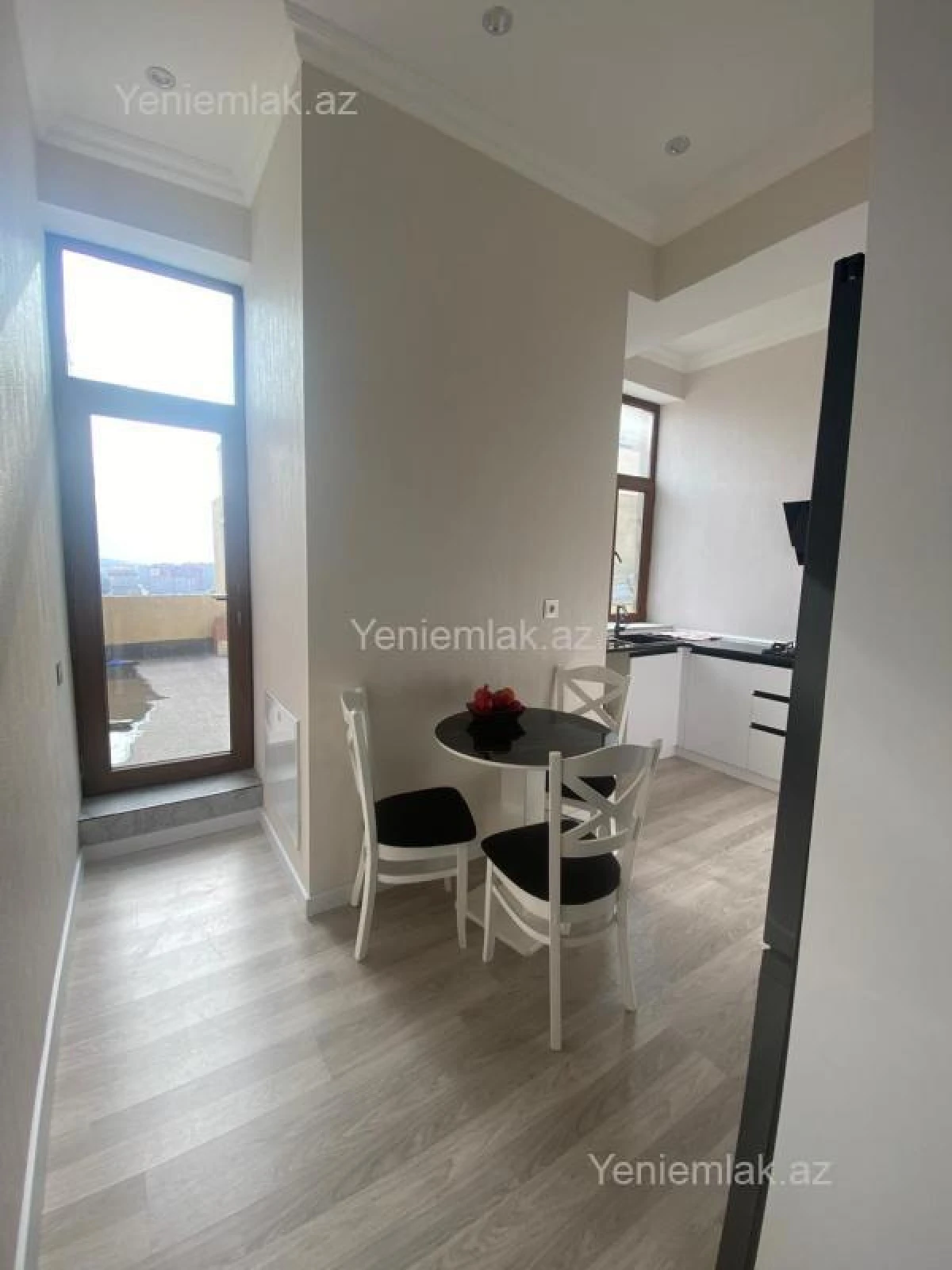 Satılır 3 otaqlı yeni tikili 130 m²