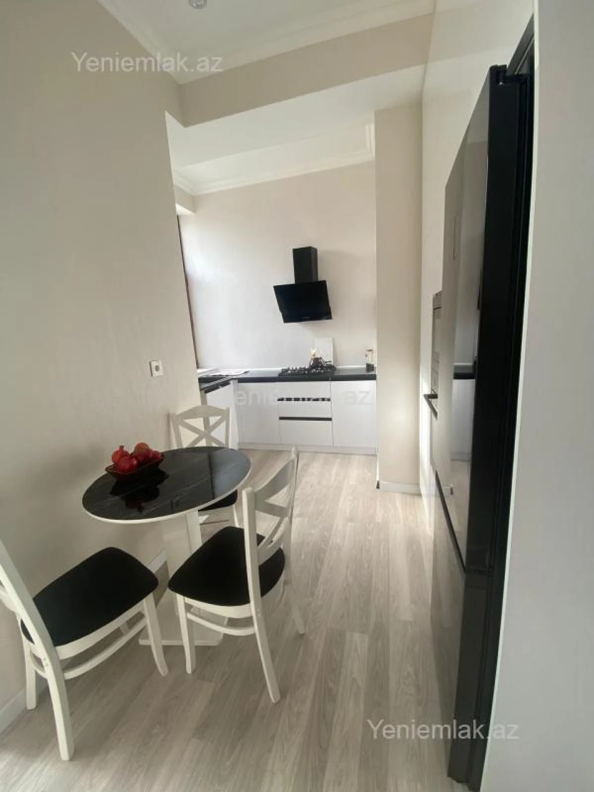 Satılır 3 otaqlı yeni tikili 130 m²