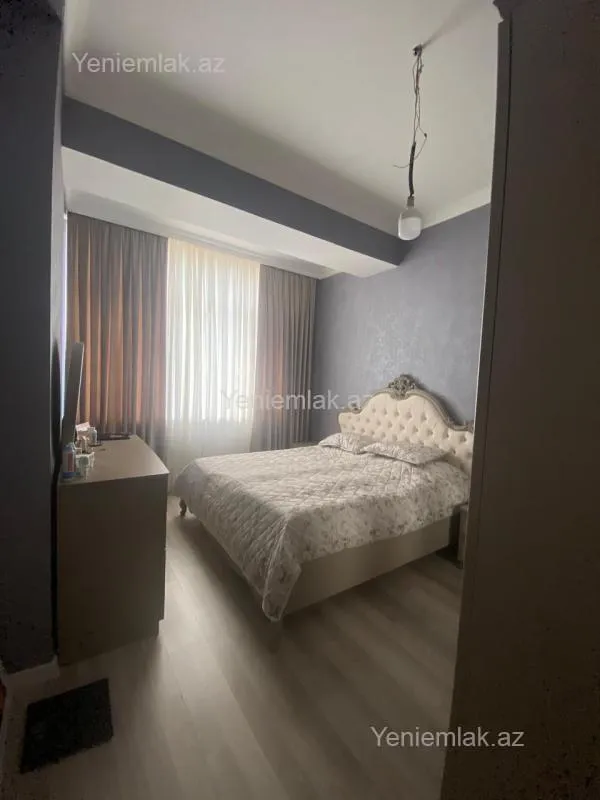 Satılır 3 otaqlı yeni tikili 130 m²