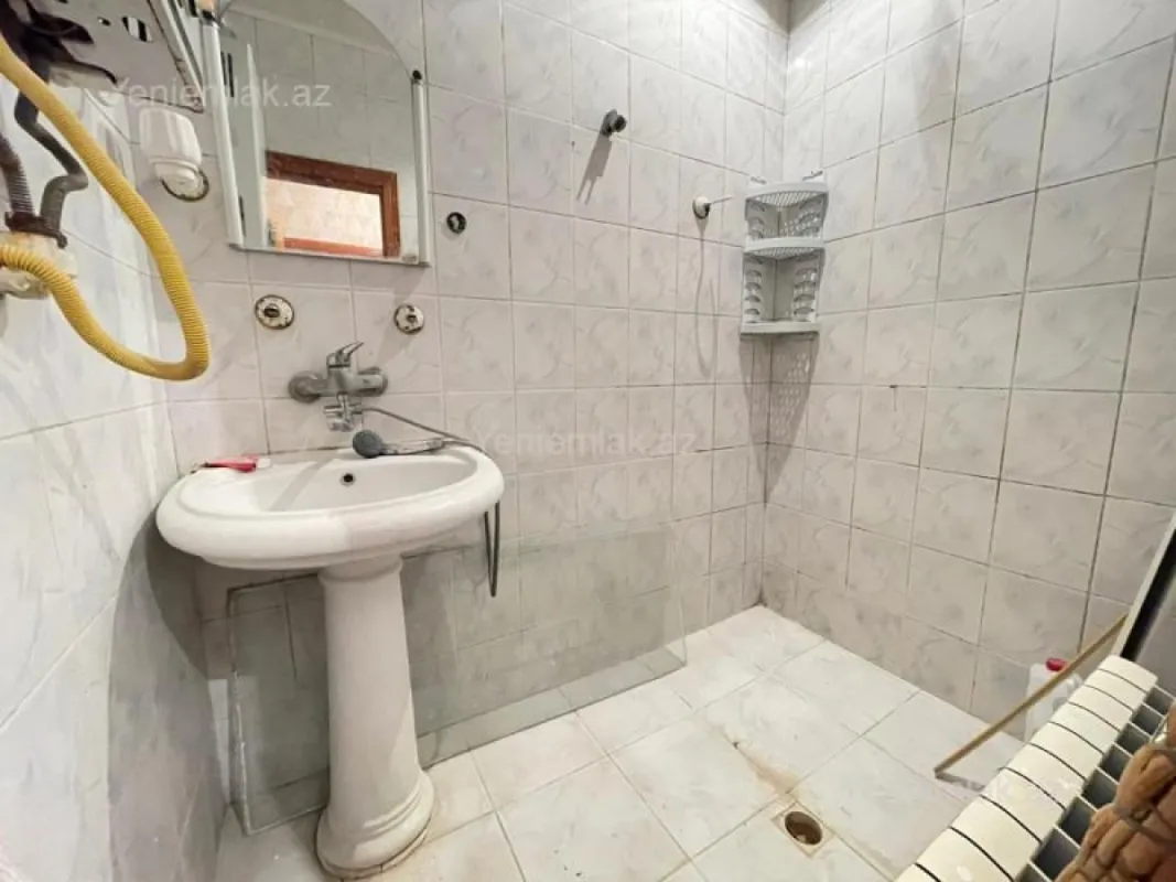 Satılır 3 otaqlı köhnə tikili 65 m²