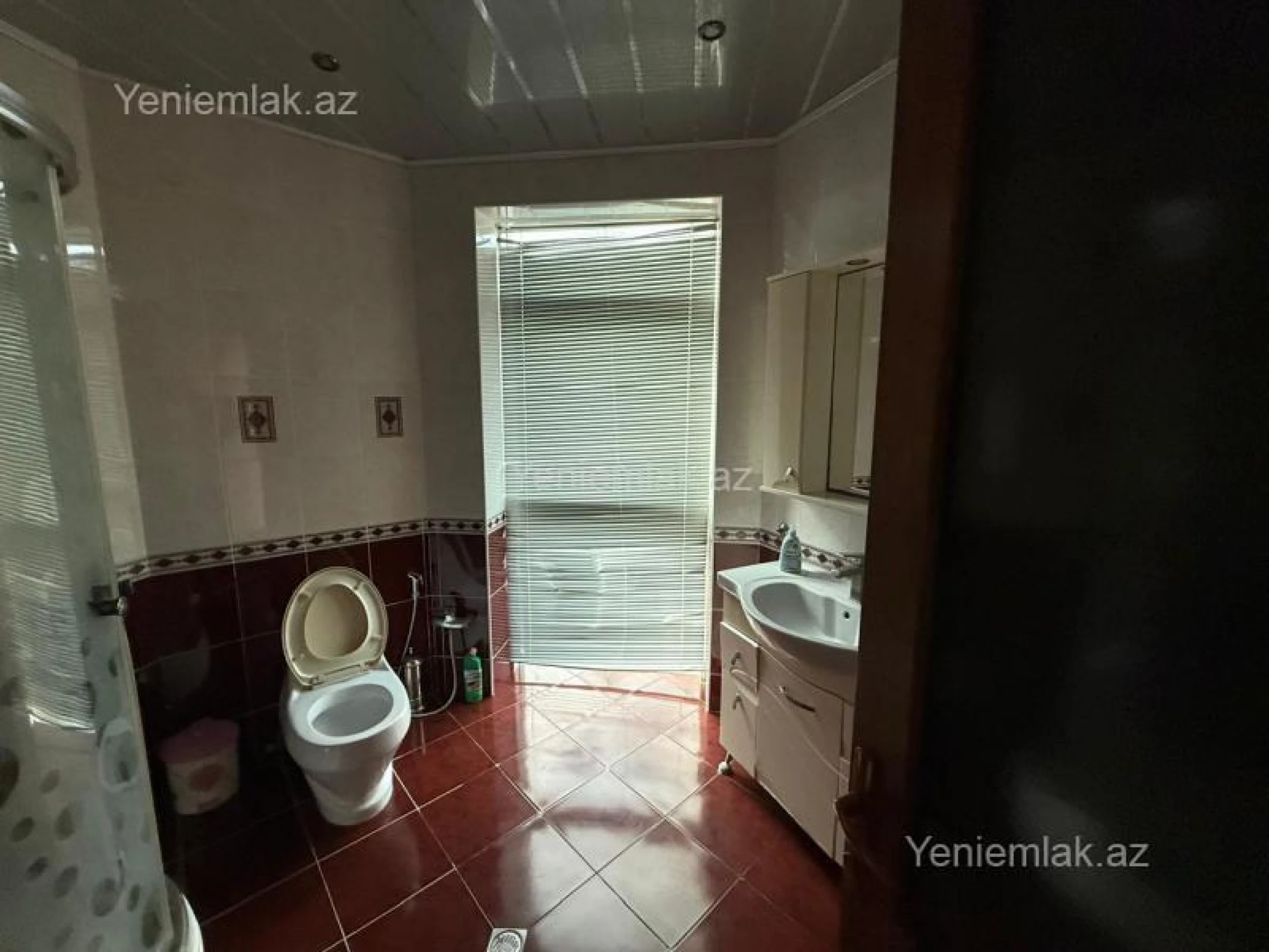 Satılır 6 otaqlı həyət evi 360 m²