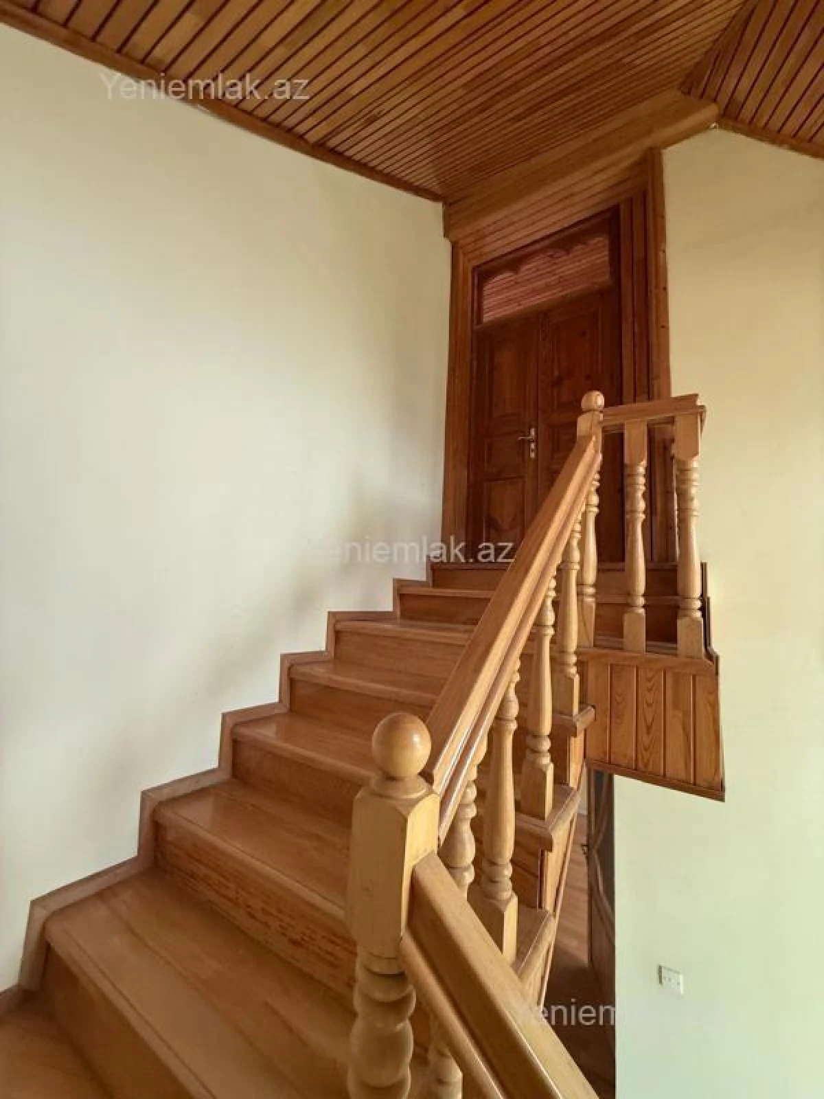 Satılır 6 otaqlı həyət evi 360 m²